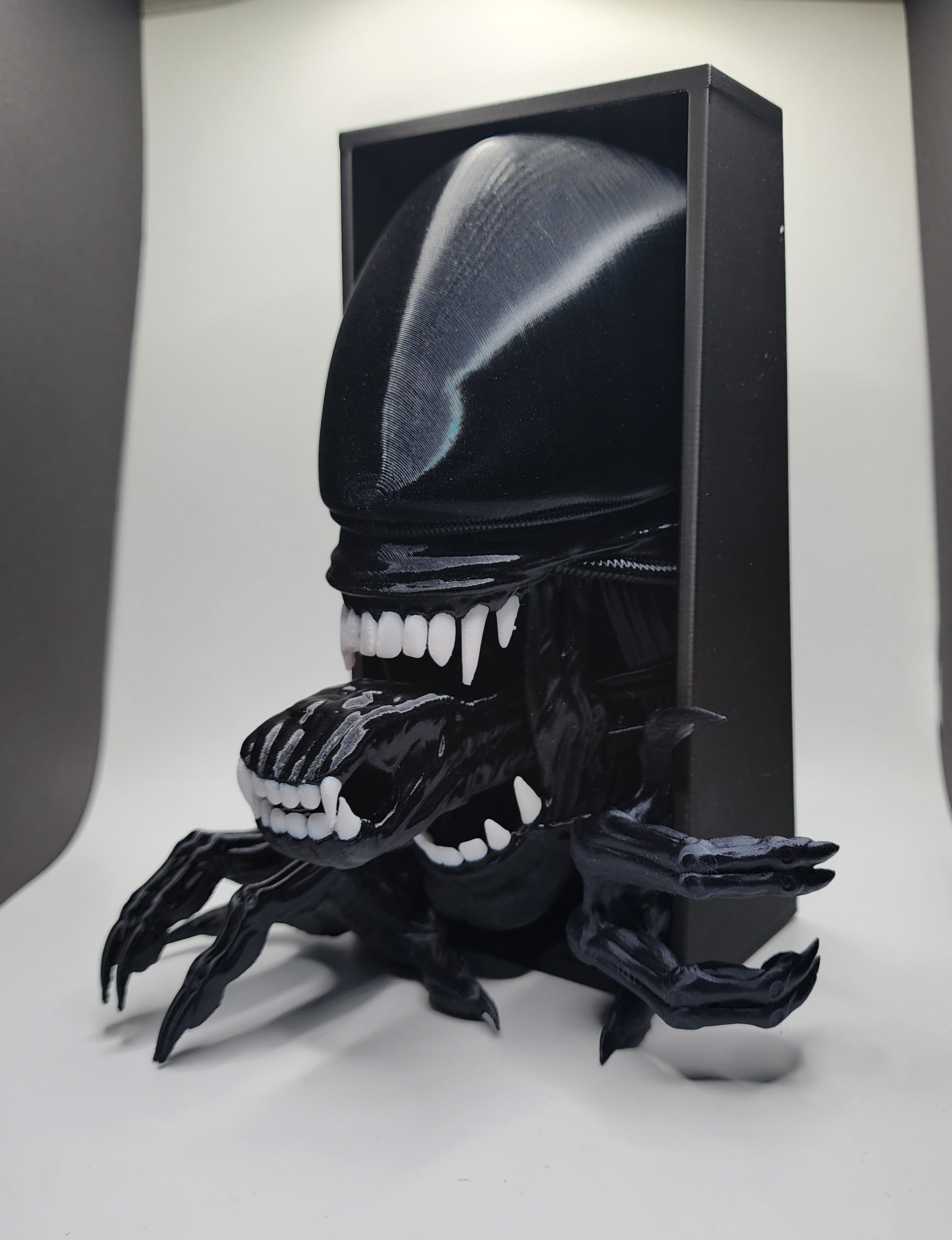 Xenomorph Book Nook