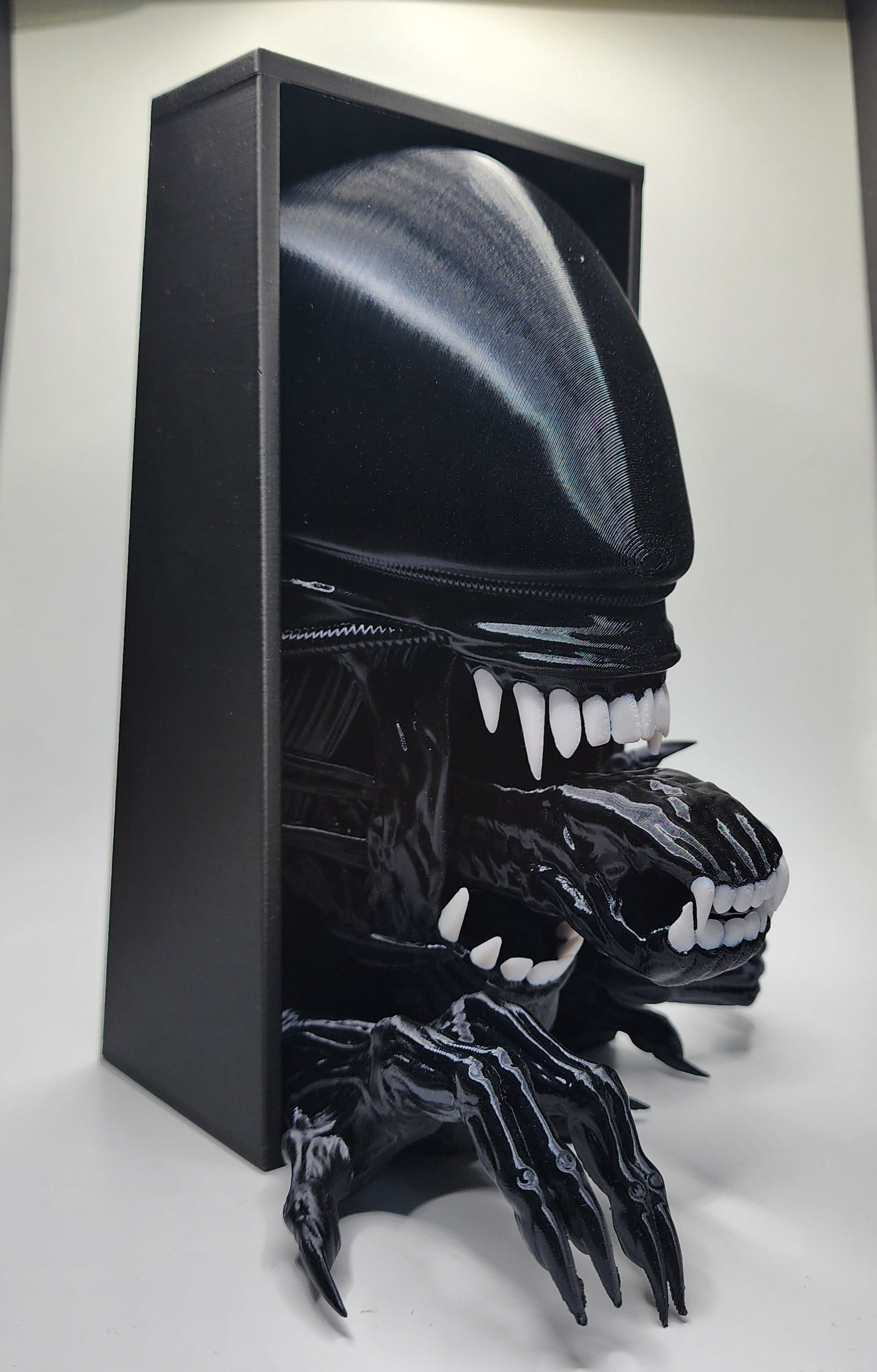 Xenomorph Book Nook