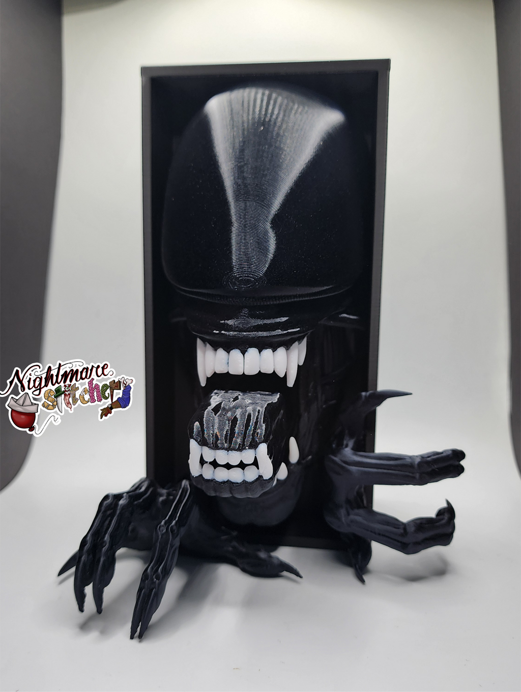 Xenomorph Book Nook