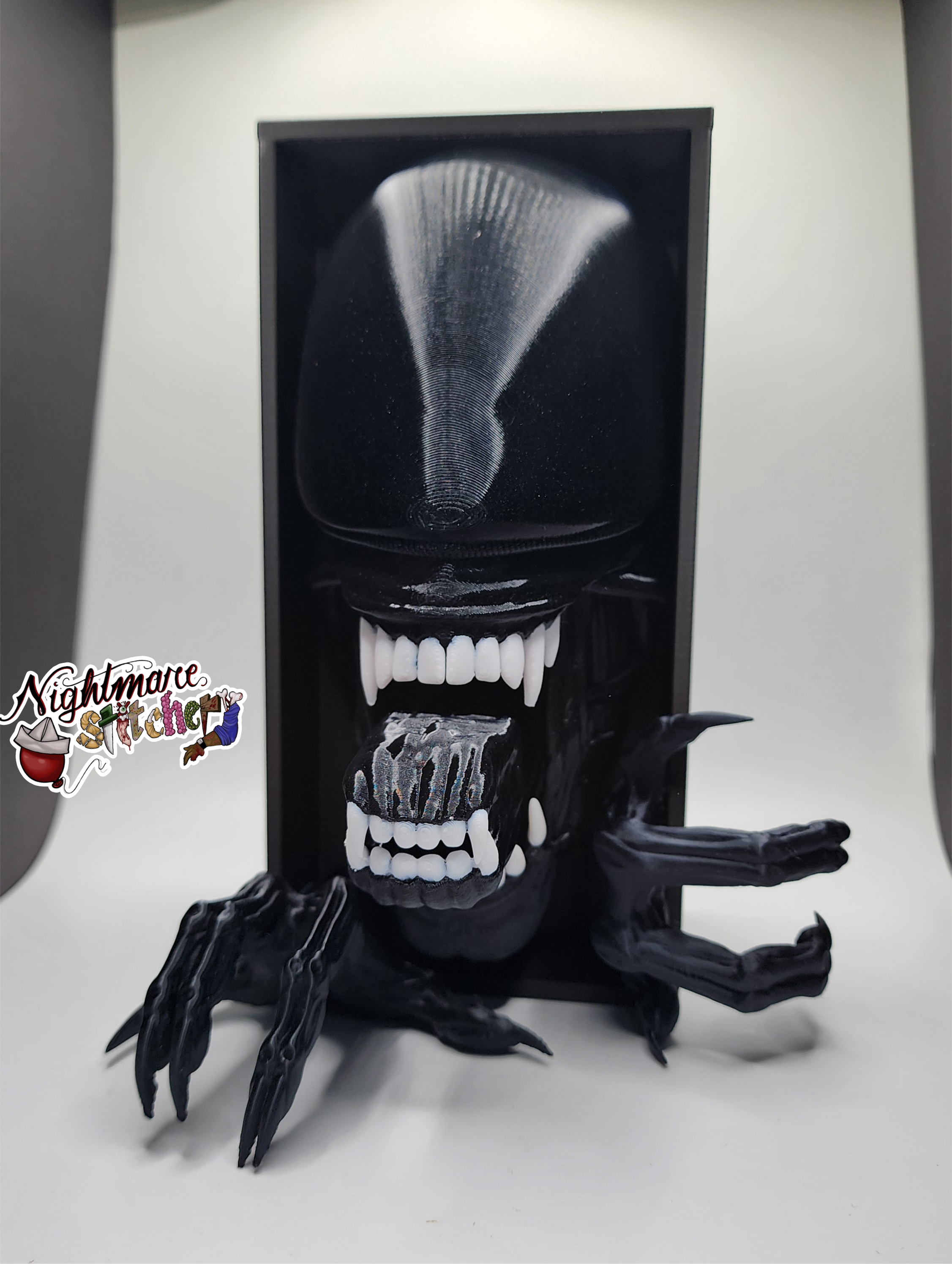 Xenomorph Book Nook